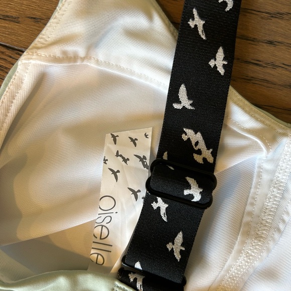 OISELLE Women’s Esther Running Sports Bra. Color is Mist. Size 02. - Picture 8 of 9
